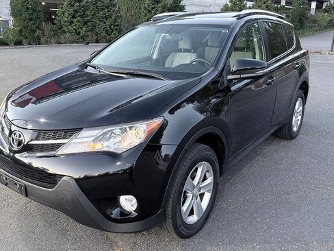 Used 2014 Toyota RAV4 XLE AWD/4WD image 6