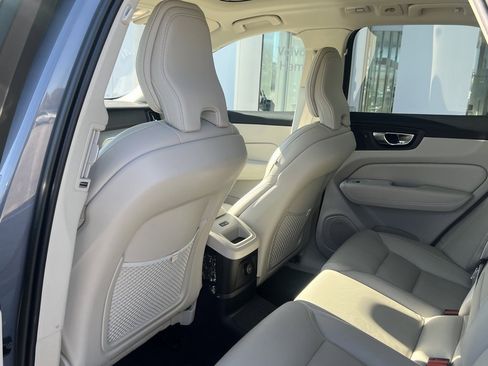 Certified 2023 Volvo XC60 T8 Ultimate w/ Climate Package image 12