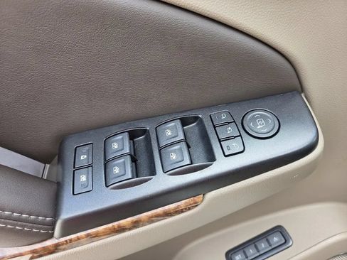 Used 2017 Chevrolet Tahoe Premier AWD/4WD image 12