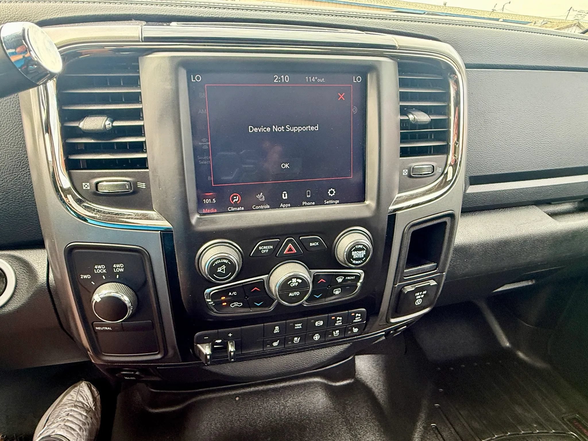 Used 2018 RAM 2500 Laramie w/ Sport Appearance Group AWD/4WD image 12