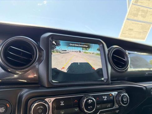 Used 2021 Jeep Gladiator Sport AWD/4WD image 26