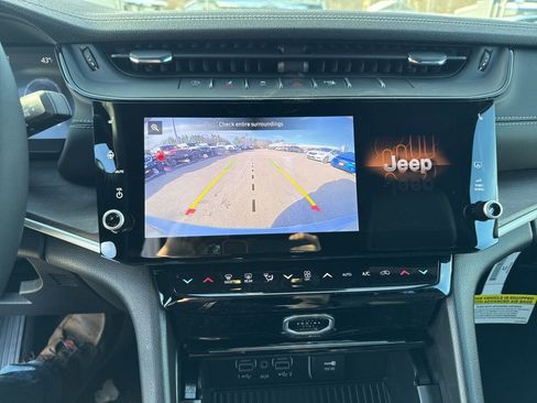 New 2026 Jeep Grand Cherokee Laredo image 13