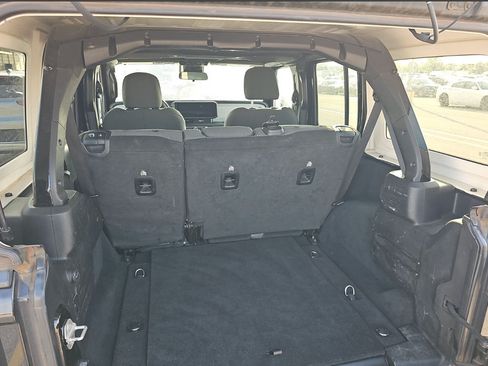 Used 2024 Jeep Wrangler Unlimited Sport AWD/4WD image 16