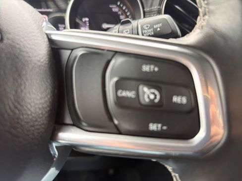 Used 2023 Jeep Wrangler Unlimited Sahara w/ Cold Weather Group AWD/4WD image 19