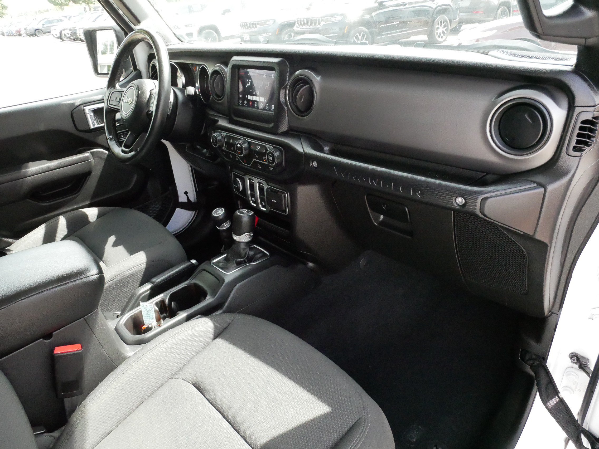 Used 2022 Jeep Wrangler Sport AWD/4WD image 10