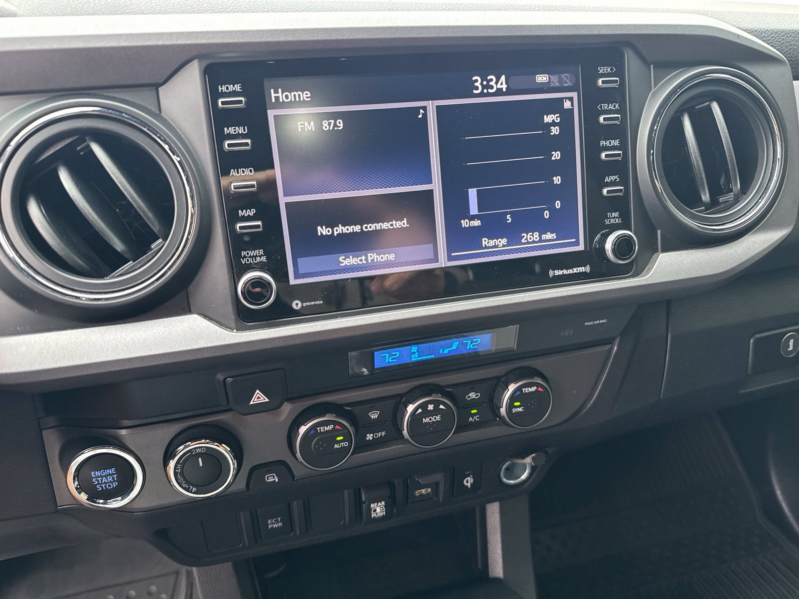 Used 2022 Toyota Tacoma TRD Off-Road AWD/4WD image 22