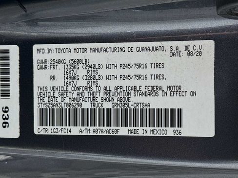 Used 2020 Toyota Tacoma SR5 AWD/4WD image 24