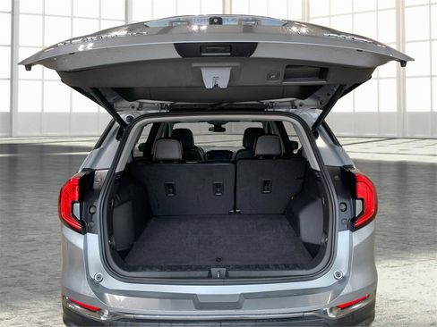 Used 2023 GMC Terrain AT4 image 11