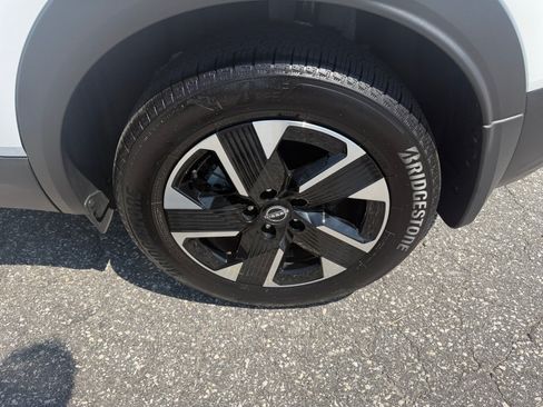 Certified 2026 Nissan Kicks SV w/ SV Premium Package AWD/4WD image 22