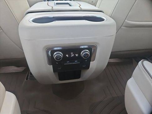 Used 2023 GMC Yukon Denali AWD/4WD image 18