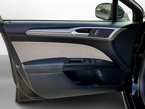 Used 2017 Ford Fusion S image 25