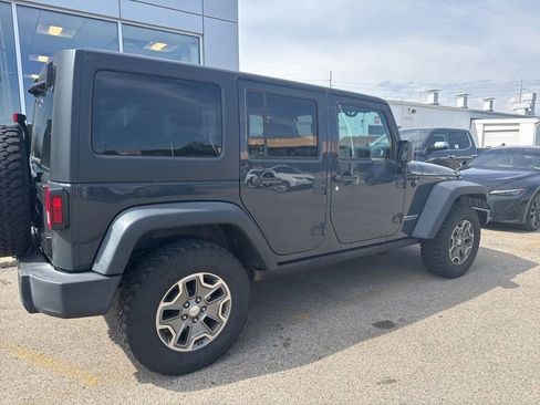 Used 2017 Jeep Wrangler Unlimited Rubicon w/ Connectivity Group AWD/4WD image 3