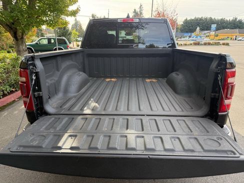 Used 2022 RAM 1500 Laramie AWD/4WD image 5
