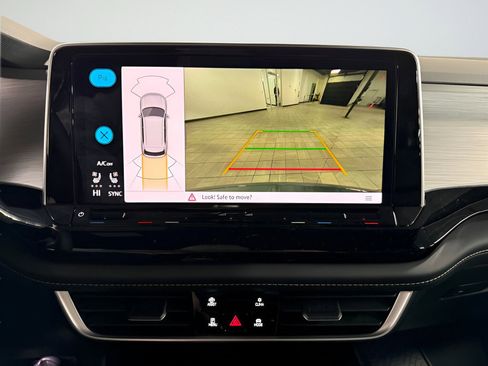 New 2026 Volkswagen Atlas Cross Sport SE image 16