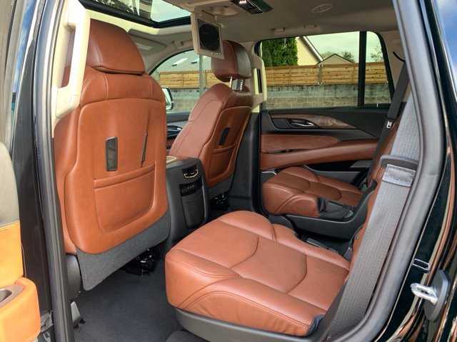 Used 2019 Cadillac Escalade Premium Luxury w/ Escalade Sport Edition AWD/4WD image 18