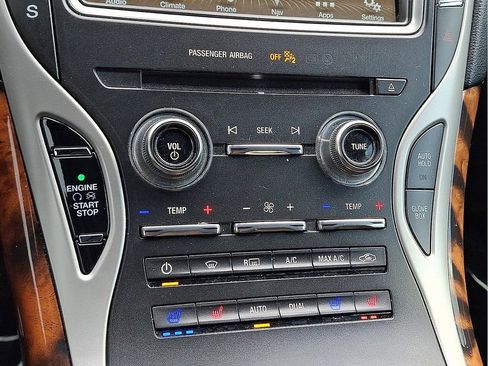 Used 2018 Lincoln MKX Reserve w/ Driver Assistance Package AWD/4WD image 17