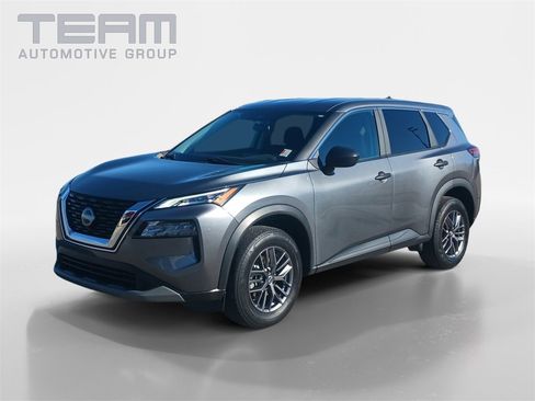 Used 2023 Nissan Rogue S image 3
