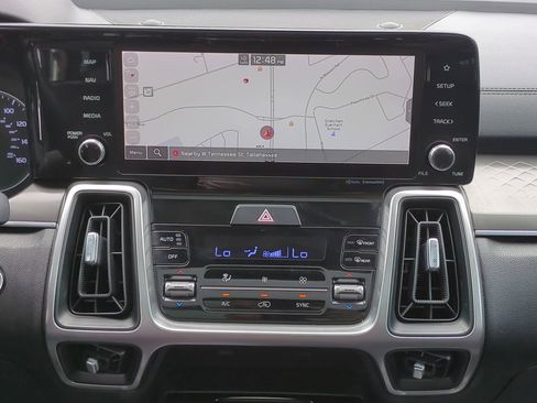 Used 2022 Kia Sorento S w/ Panoramic Sunroof Package FWD image 18