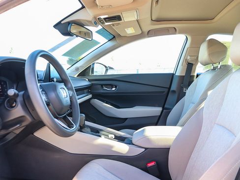 Certified 2025 Honda Accord SE image 18