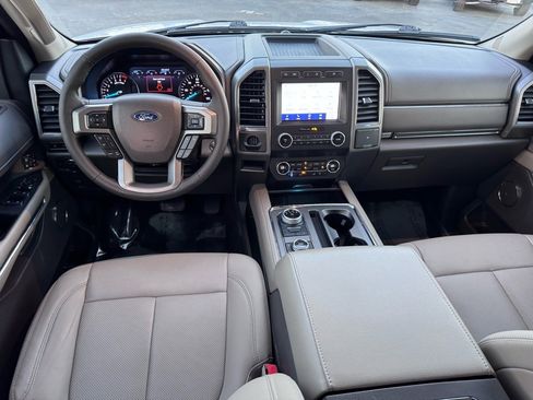 Used 2021 Ford Expedition XLT image 30