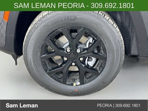 New 2026 Jeep Grand Cherokee Altitude AWD/4WD image 29