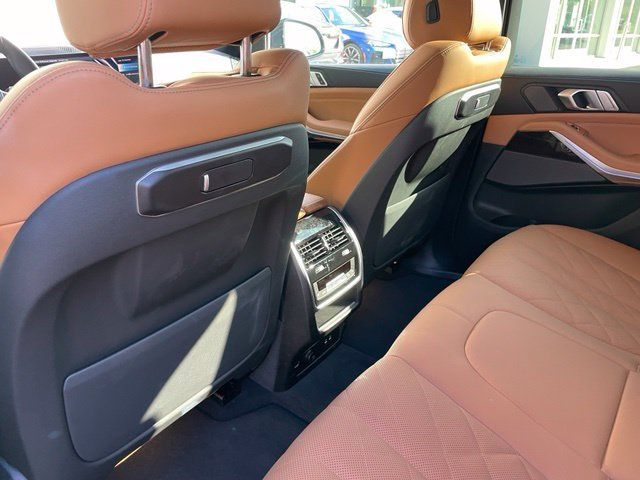 Used 2026 BMW X5 xDrive50e w/ M Sport Package AWD/4WD image 8