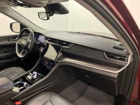 Used 2022 Jeep Grand Cherokee L Limited w/ Black Appearance Package AWD/4WD image 27