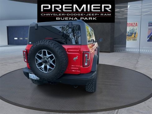 Used 2023 Ford Bronco Badlands image 7