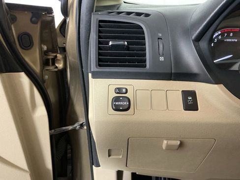 Used 2009 Toyota Venza FWD image 14