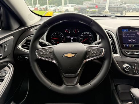 Used 2024 Chevrolet Malibu RS FWD image 9