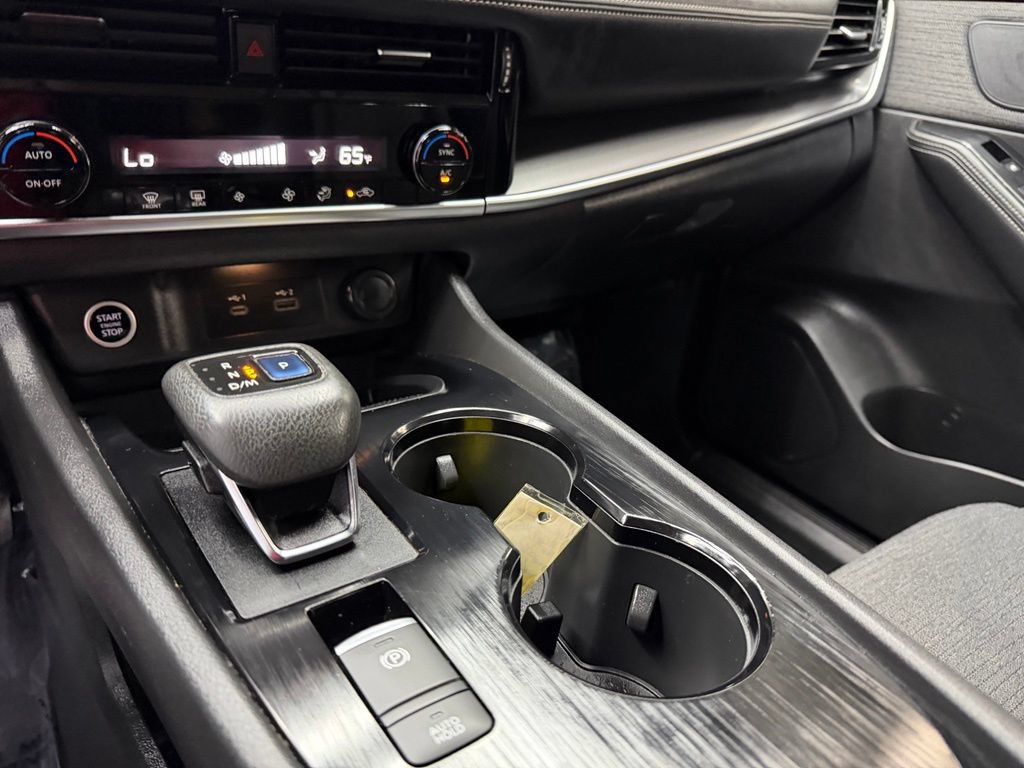 Used 2022 Nissan Rogue SV FWD image 26