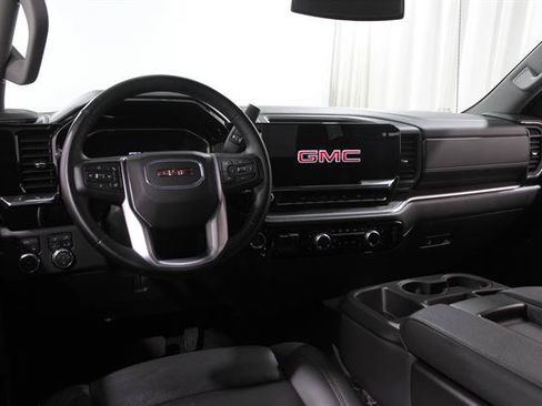 Used 2025 GMC Sierra 1500 SLT AWD/4WD image 6