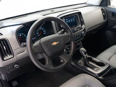 Used 2022 Chevrolet Colorado W/T RWD image 3