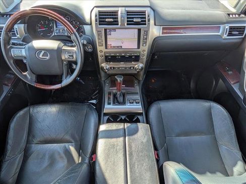 Used 2016 Lexus GX 460 image 17