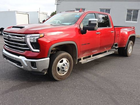 Used 2024 Chevrolet Silverado 3500 LTZ w/ LTZ Plus Package AWD/4WD image 2