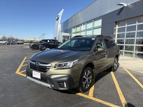 Used 2022 Subaru Outback Limited image 3