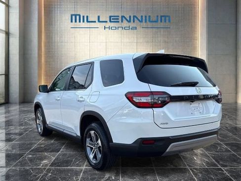 Certified 2024 Honda Pilot EX-L image 3