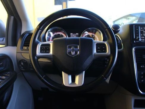 Used 2015 Dodge Grand Caravan SXT w/ Rear Park Assist Package image 14