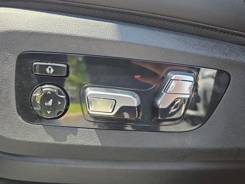 New 2026 BMW X7 M60i w/ Climate Comfort Package AWD/4WD image 10
