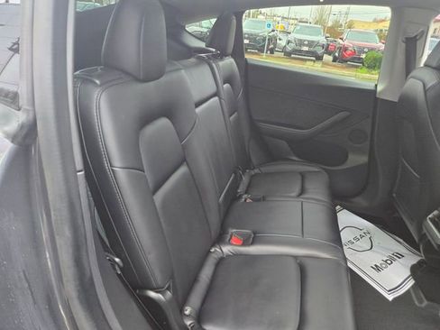 Used 2020 Tesla Model Y Long Range image 17