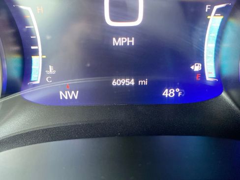 Used 2023 Chrysler Pacifica Touring-L FWD image 18