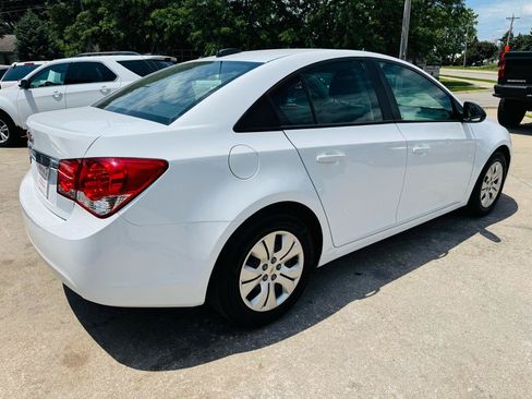 Used 2016 Chevrolet Cruze LS FWD image 3