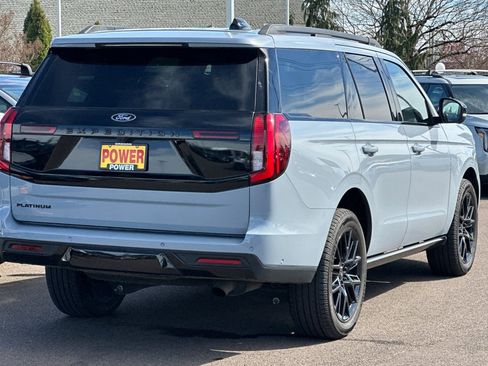 Used 2025 Ford Expedition Platinum w/ Stealth Performance Package image 4