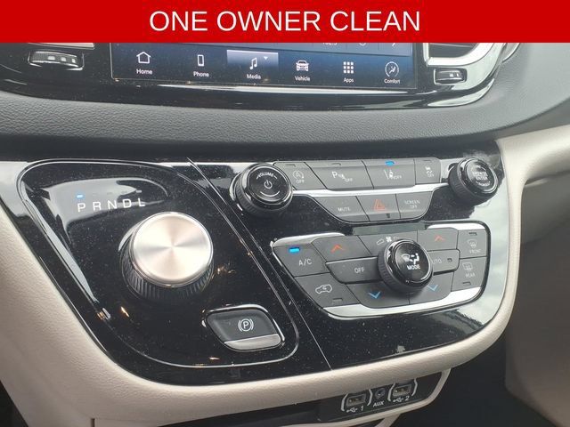 Used 2024 Chrysler Pacifica Touring-L FWD image 17
