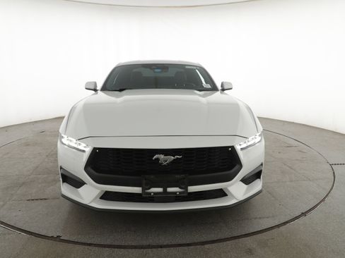 Used 2024 Ford Mustang Coupe RWD image 2