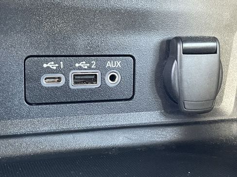 Used 2025 Nissan Sentra SV FWD image 19