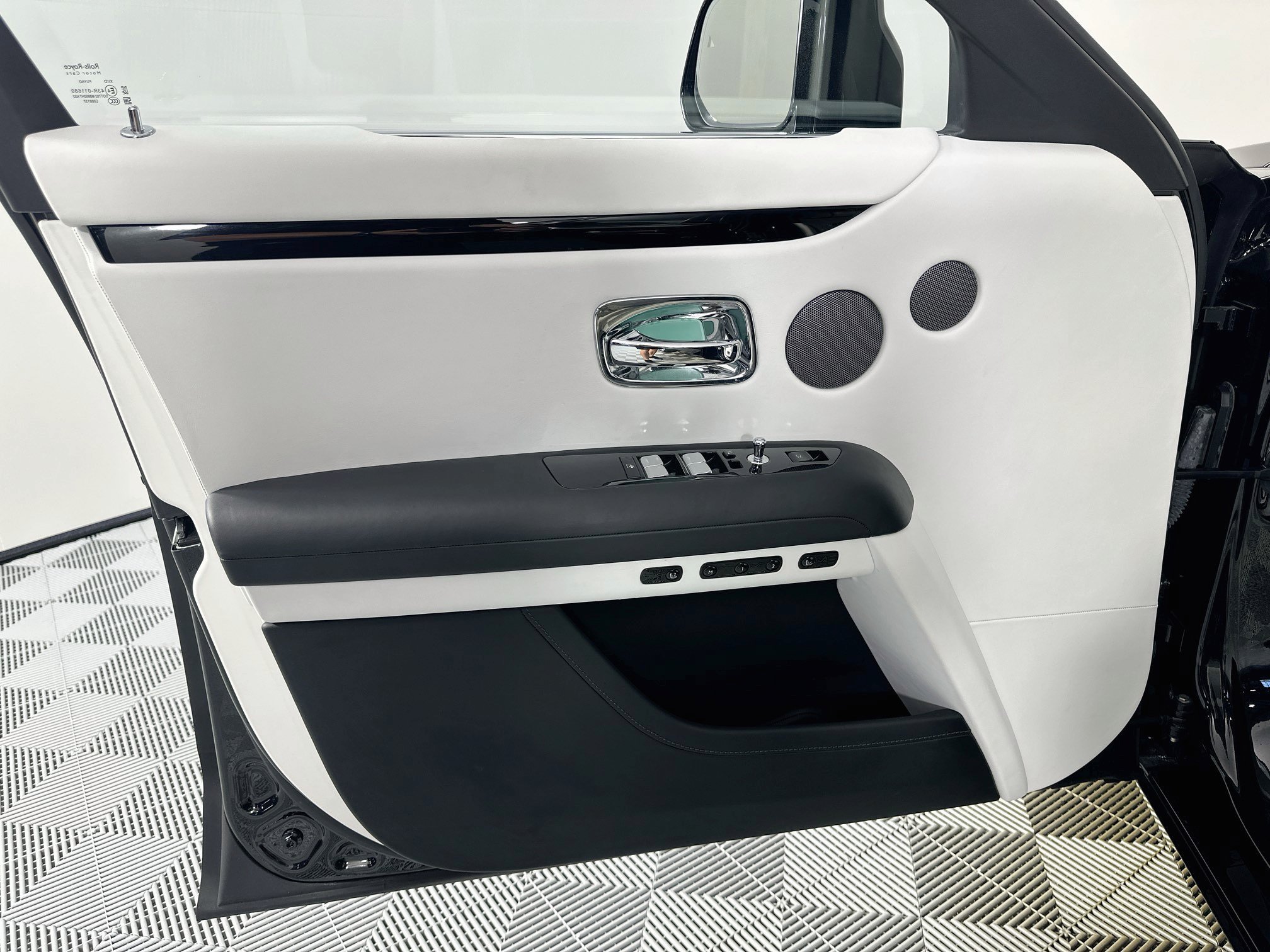 Certified 2022 Rolls-Royce Ghost AWD/4WD image 16