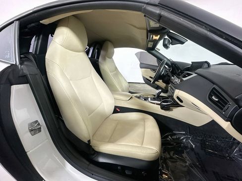 Used 2012 BMW Z4 sDrive28i RWD image 10