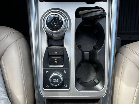 Used 2022 Ford Explorer Platinum w/ Equipment Group 601A AWD/4WD image 41
