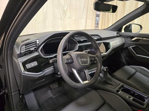 Used 2025 Audi Q3 2.0T Premium w/ Convenience Package image 15